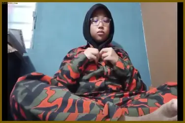 Cewek Jilbab Anggota Ormas Colmek Pake Dildo poster